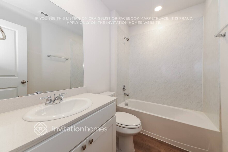 Building Photo - 3928 River Rock Ave