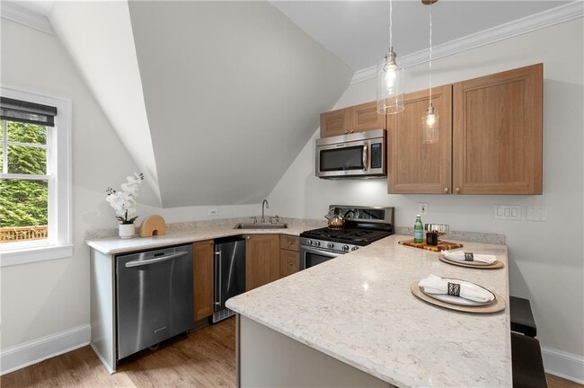 Building Photo - 1531 N Morningside Dr NE