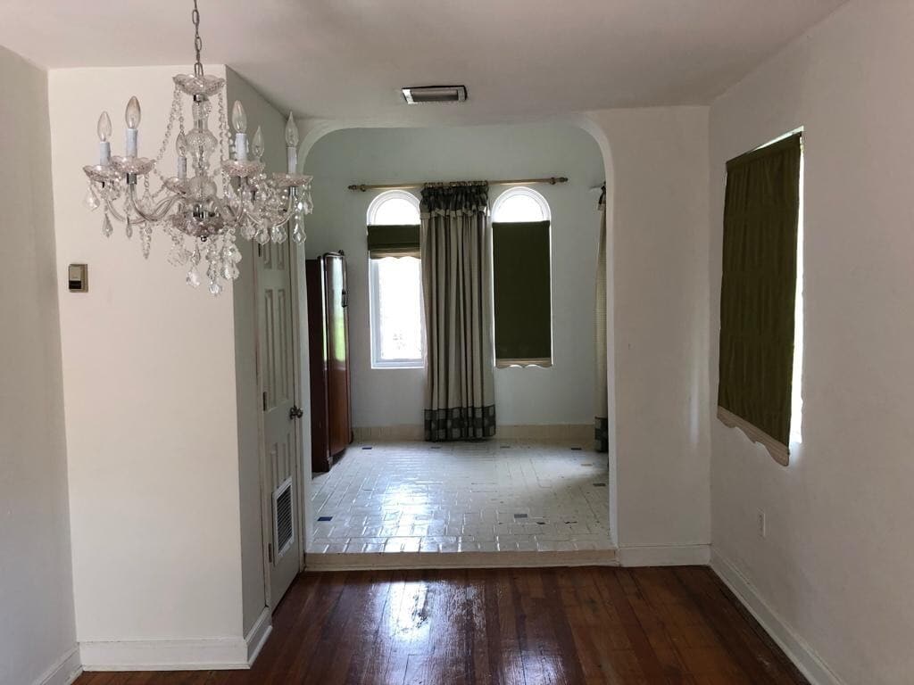 Building Photo - 100 NE 43rd St