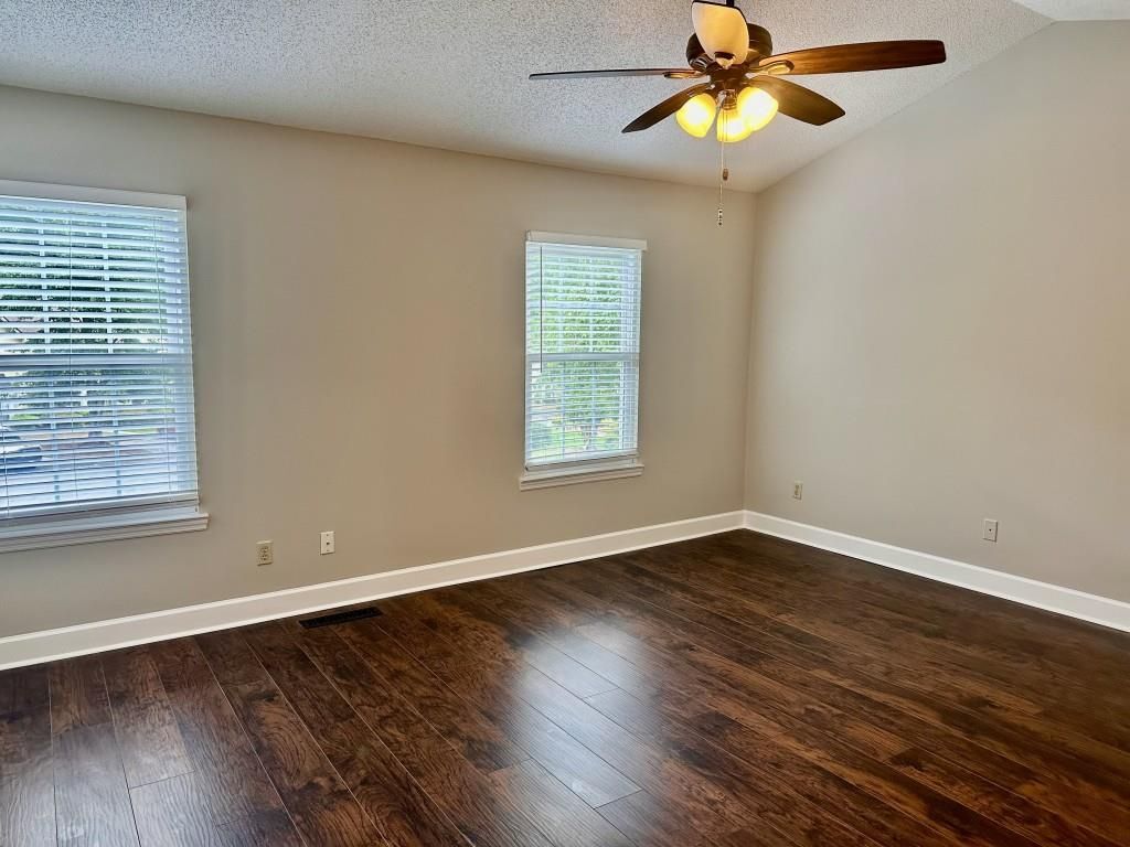 Building Photo - 2290 Fairways Ct