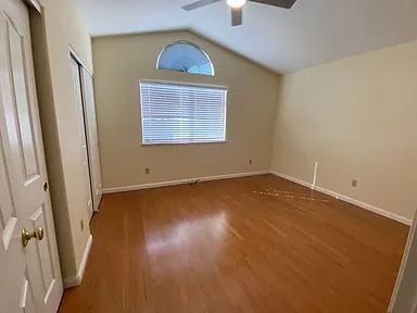 Building Photo - Well Kept 3 Bedroom, 2.5 Bath Home in High...