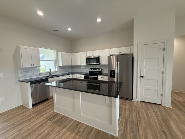 Building Photo - 1823 Liam Ct