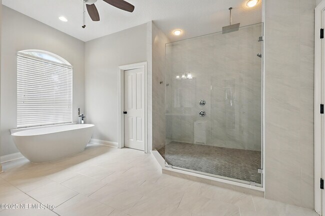 Building Photo - 12818 Micanopy Ln