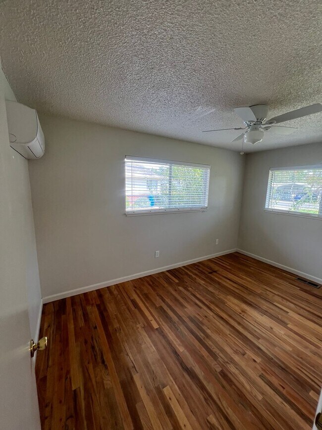 Building Photo - Durham 3 bedroom 2 bath Home, MOVE IN SPEC...