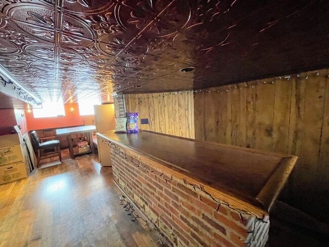 Building Photo - Huge 3 bed 2.5 bath - Southside flats, laundry, central air, private yard, off street parking