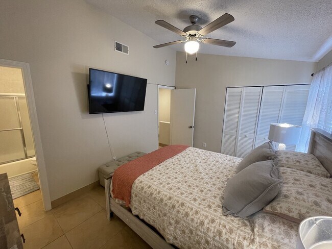 Building Photo - Seaport Village Available November 1st 2026 for a 7-12 month lease