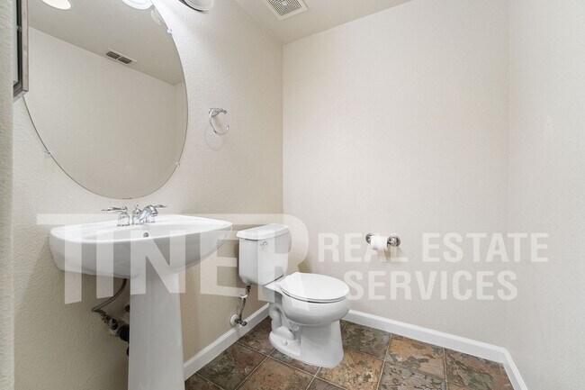 Building Photo - 6550 Hearthstone Cir