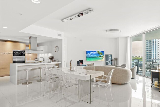 Building Photo - 17111 Biscayne Blvd