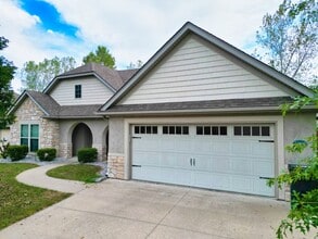 Building Photo - Marvelous 3 Bedroom House In Mill Creek Manor!