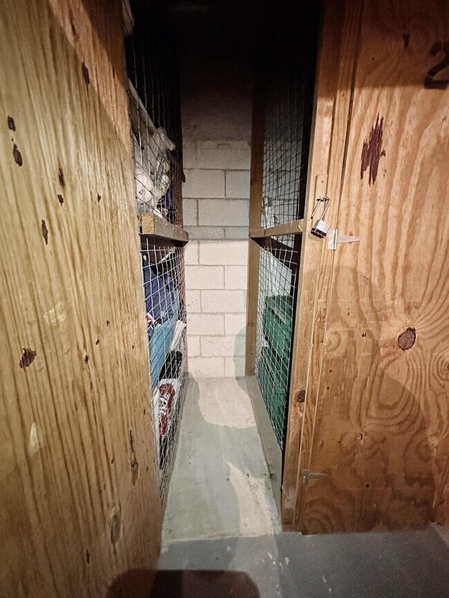 Building Photo - 100 Village Green Cir E