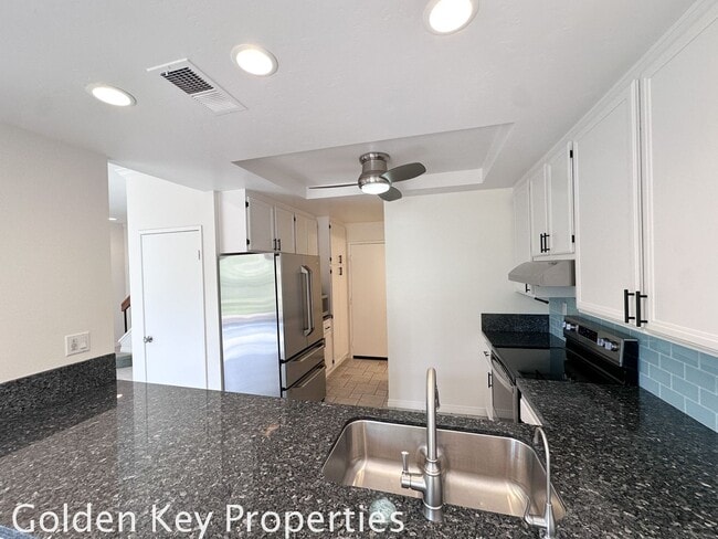 Building Photo - Beautiful townhome in The Trails at Calavera!