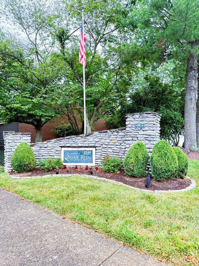 Building Photo - 2140 Fort Harrods Dr