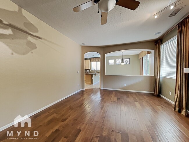 Building Photo - 231 W Flamingo Dr