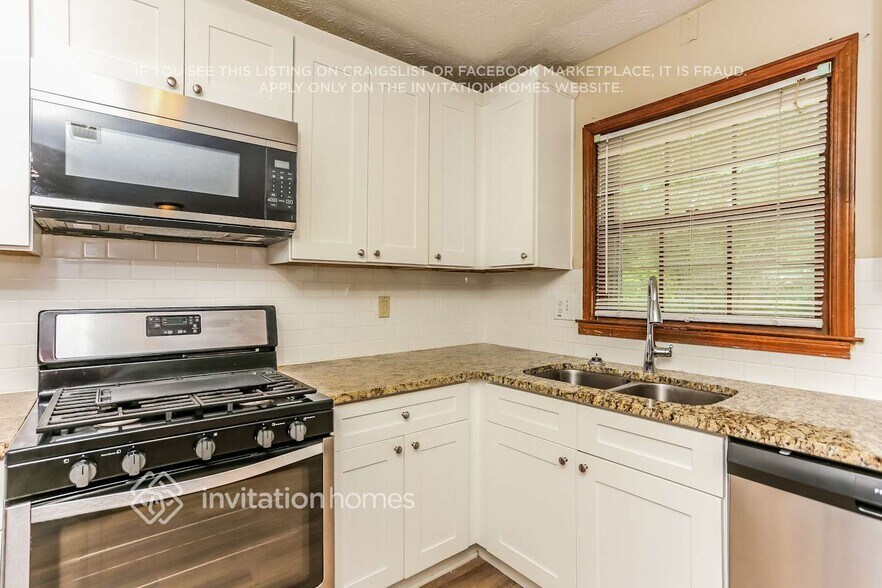 Building Photo - 3049 Tiller Trail SW