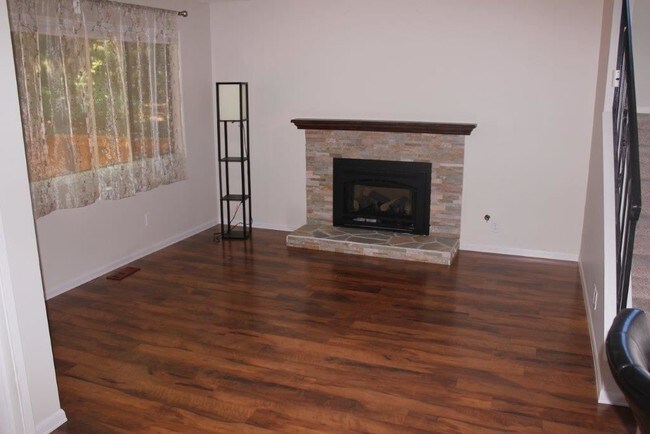 Building Photo - 2 br, 2.5 bath House - 14905 SW 106th Ave