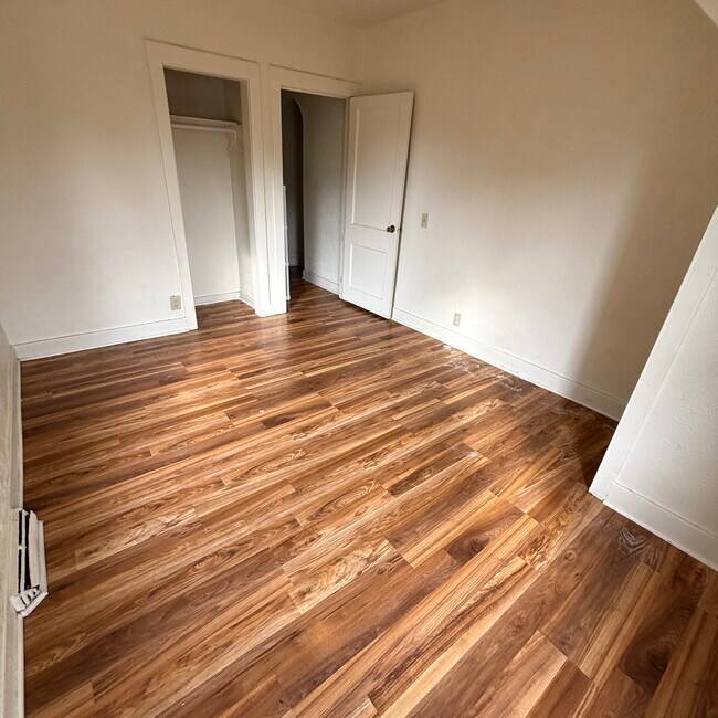 Building Photo - 312 S Rosemary St