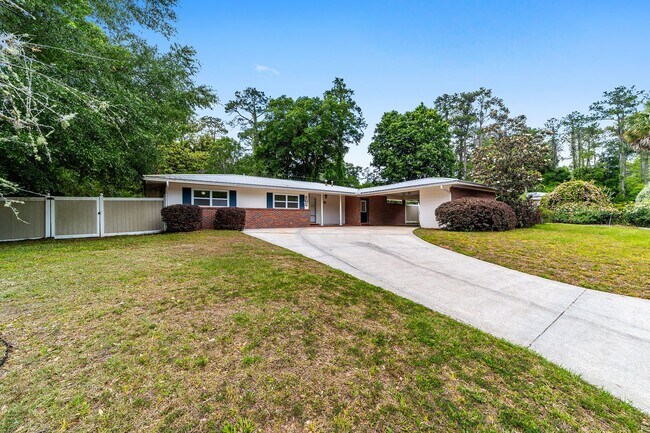 Building Photo - Beautiful 3/2 in Forest Ridge
