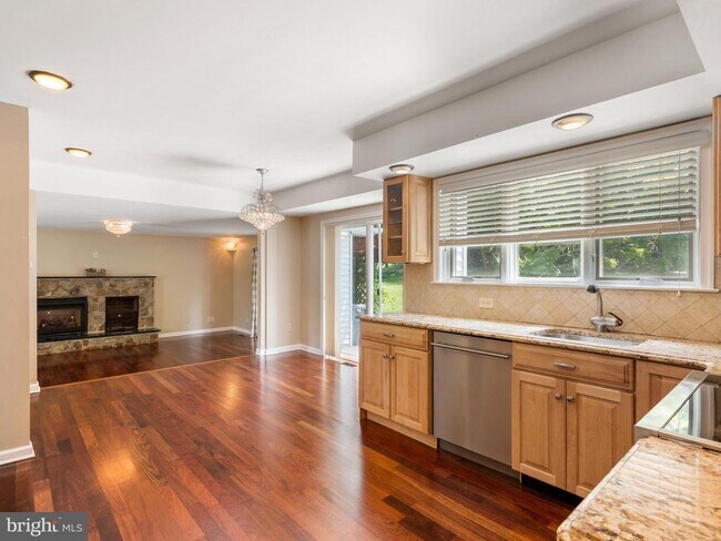 Building Photo - 612 Bough Rd