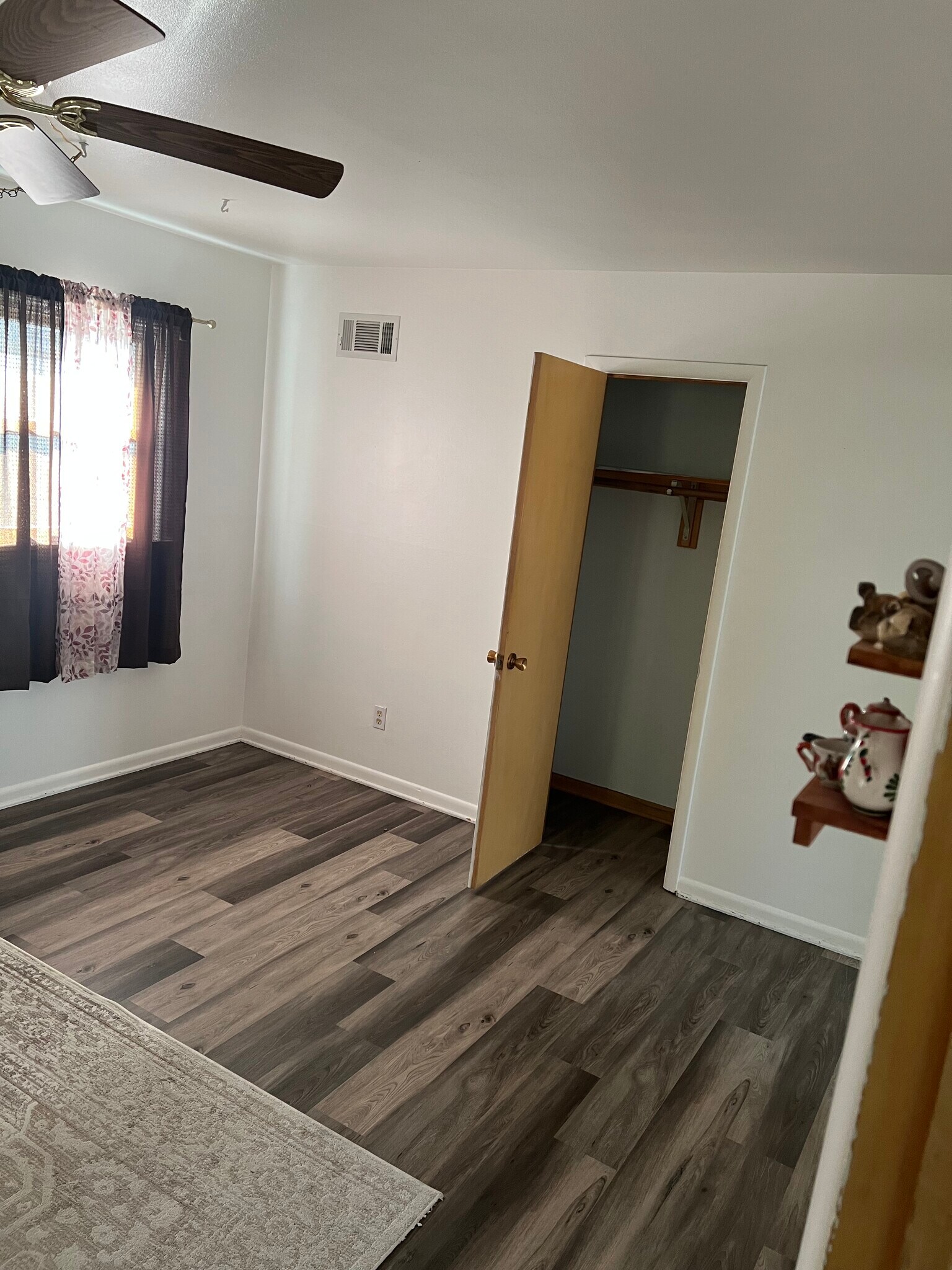 Building Photo - 6654 W Constance Ave