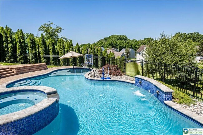 Building Photo - 202 McNair Cir