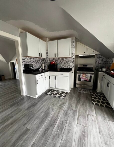 Kitchen - 1614 Prospect St