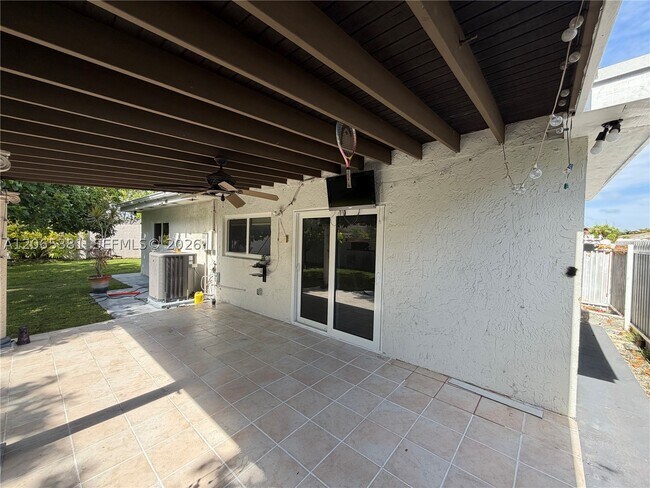 Building Photo - 3613 SW 112th Pl