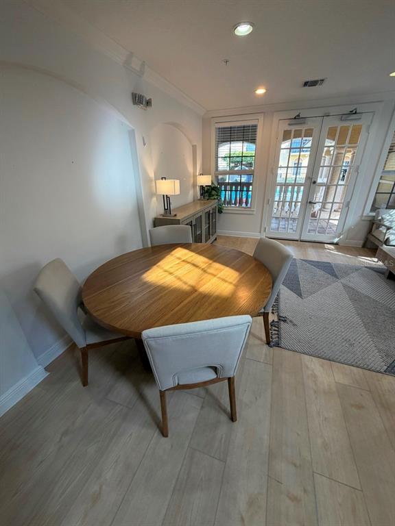 Building Photo - 5220 W Kennedy Blvd