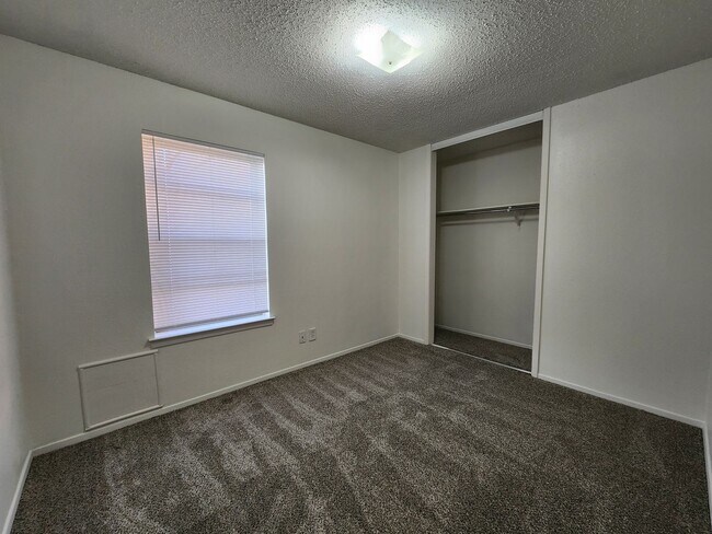 Building Photo - 508 Campbell Ln