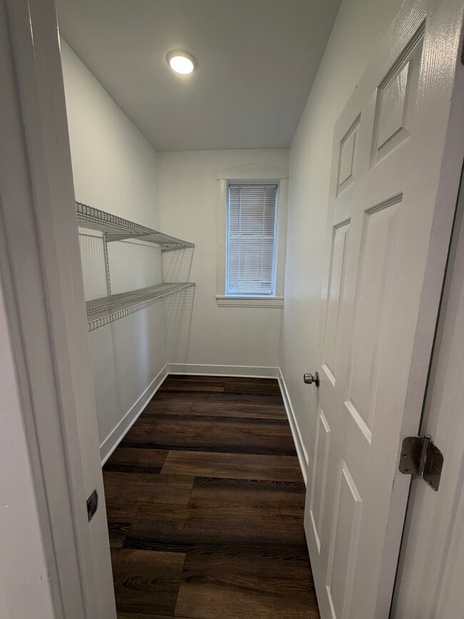 Building Photo - 1922 S Harvey Ave