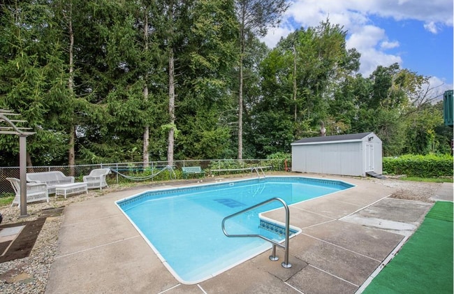 Building Photo - 25 Christian Hill Rd