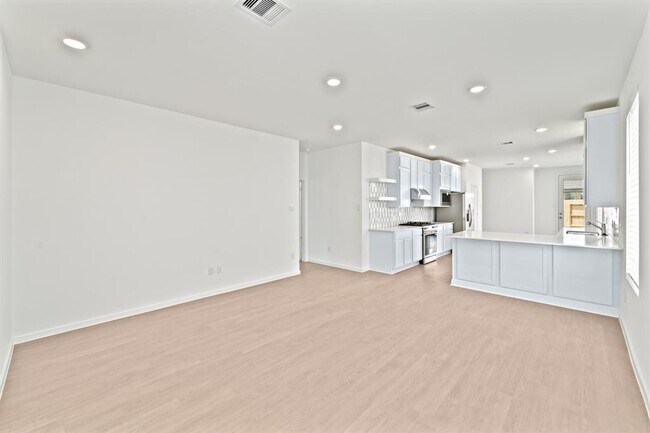 Building Photo - 6707 Sunset Velvet Dr