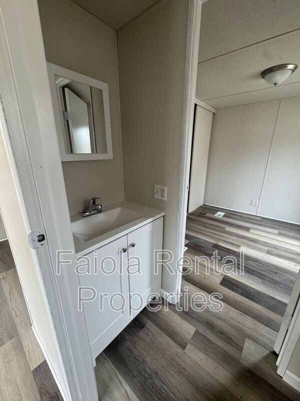 Building Photo - 1 Talmar Ln