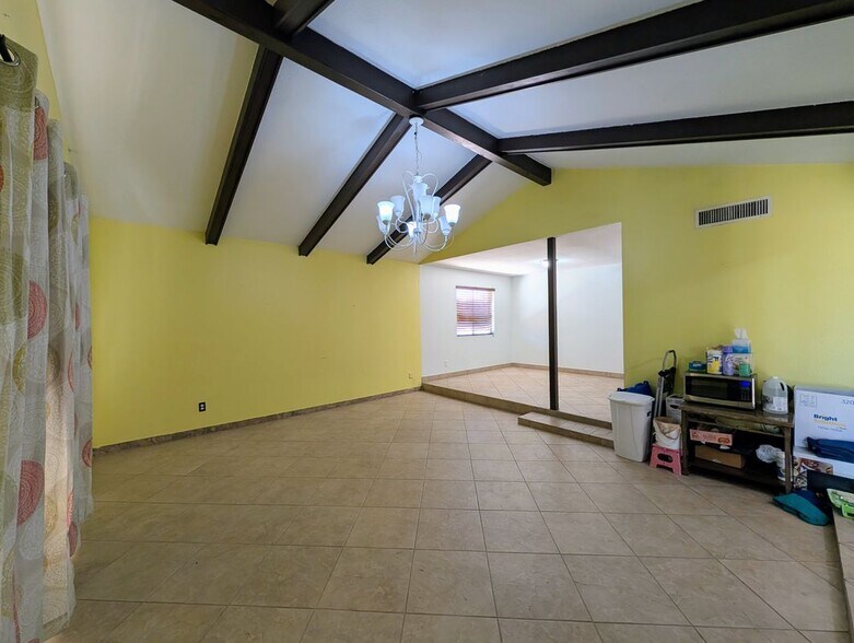 Building Photo - 3848 W North Ln