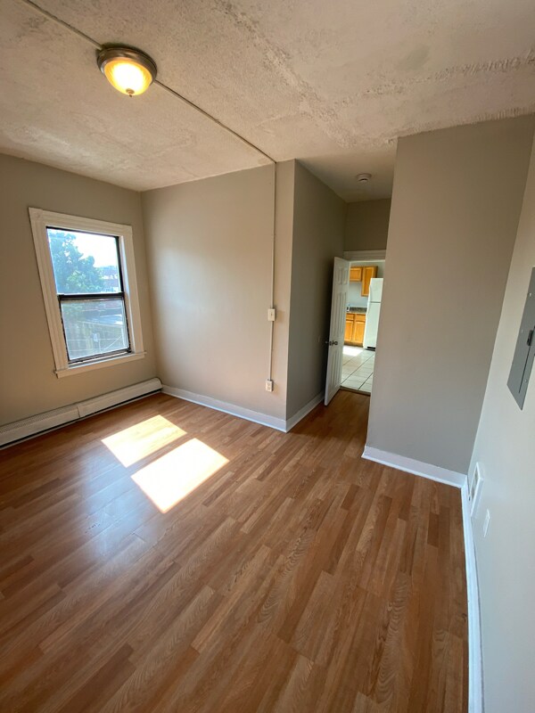 Building Photo - 742-760-760 Park St