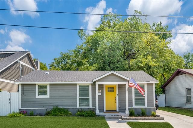 Primary Photo - 210 N Byrne St