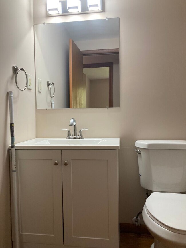 Building Photo - 8525 S Spring Valley Park Dr
