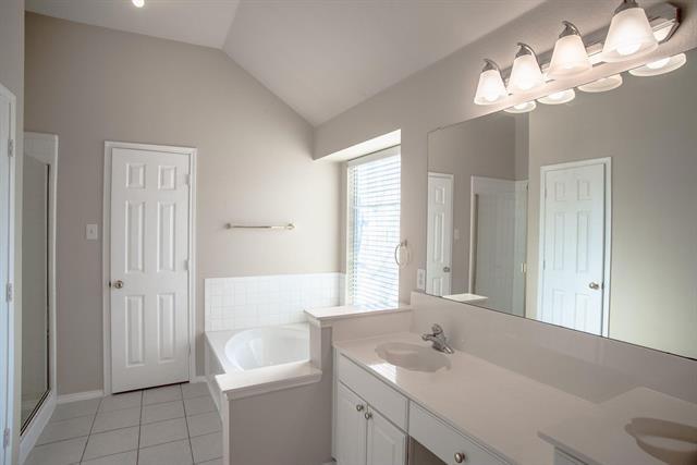 Building Photo - 6823 Woodcrest Ln