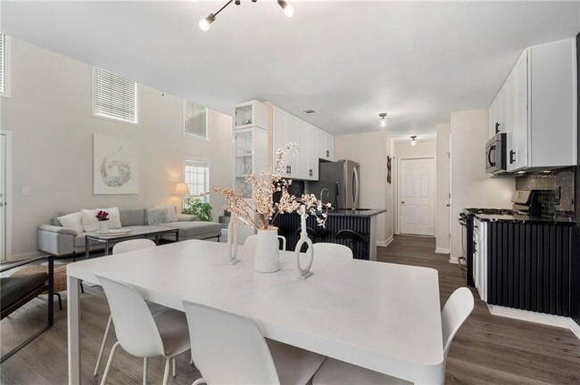 Building Photo - 3572 Avensong Village Cir