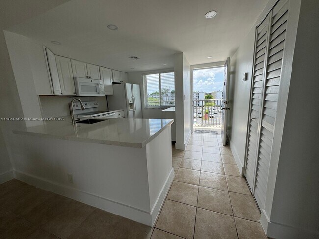 Building Photo - 8610 N Sherman Cir