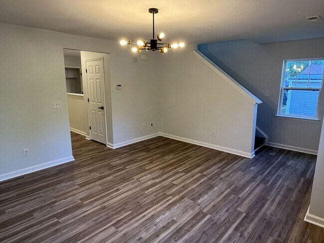 Building Photo - Refreshed 3 Bedroom End Unit Townhome near...