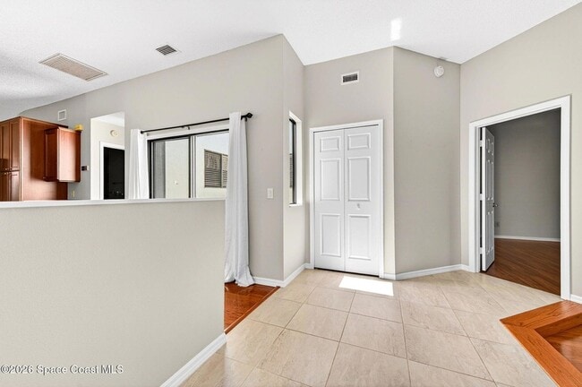 Building Photo - 810 Parkside Pl