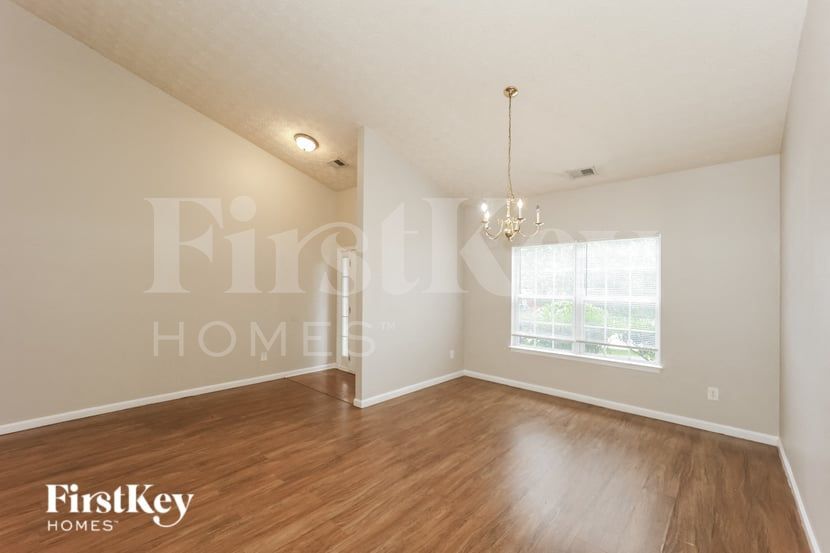 Building Photo - 5713 Old Carriage Dr