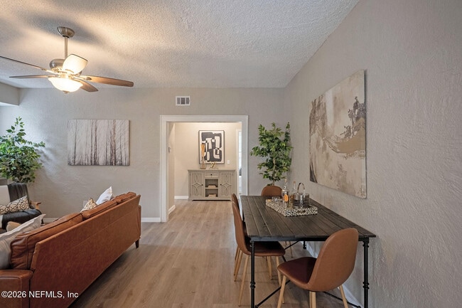 Building Photo - 325 Alder St