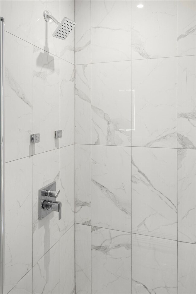 Building Photo - 200 Highland Ave