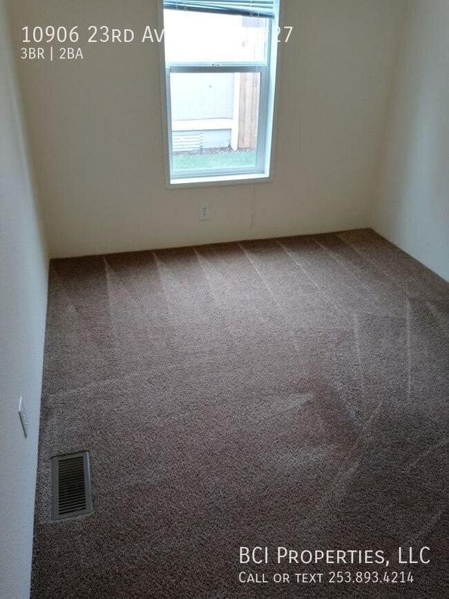 Building Photo - 10906 23rd Ave E