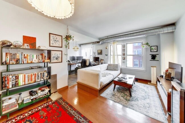 Building Photo - 5400 S Harper Ave