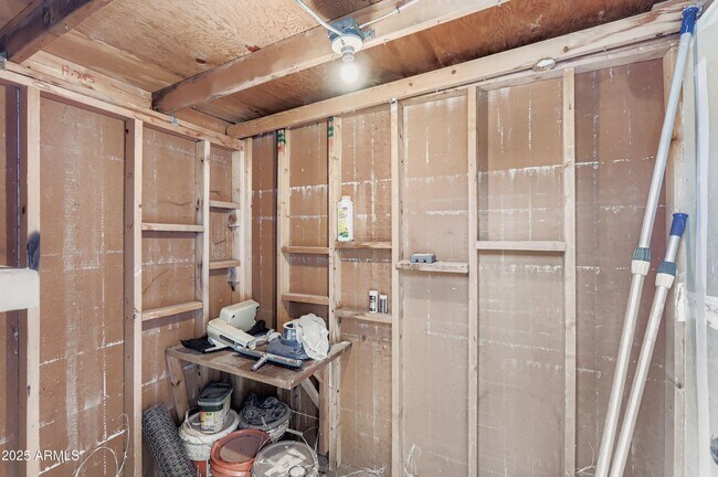 Building Photo - 1619 W El Alba Way