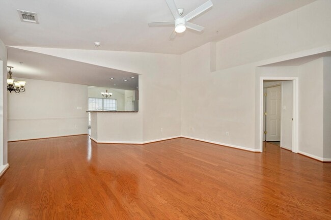 Building Photo - Elevator Condo in Frederick Pent House Level