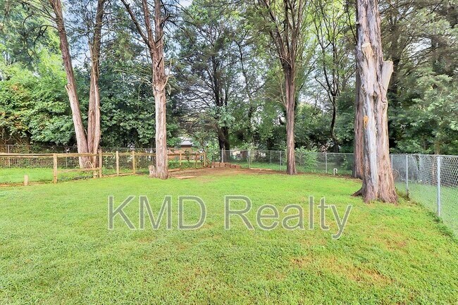 Building Photo - 4709 Americana Ave