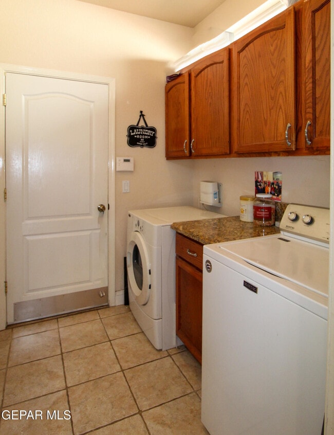 Building Photo - 6044 Los Pueblos Dr